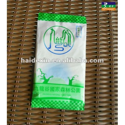 Customized wholesale cheap wet tissue restaurant single pack sachet wet towelette