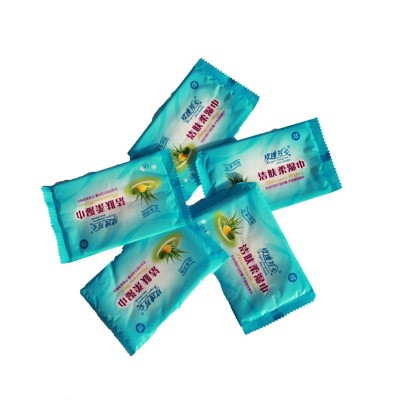 Customized wholesale chinese supplier skin care wet tissue for cleaning